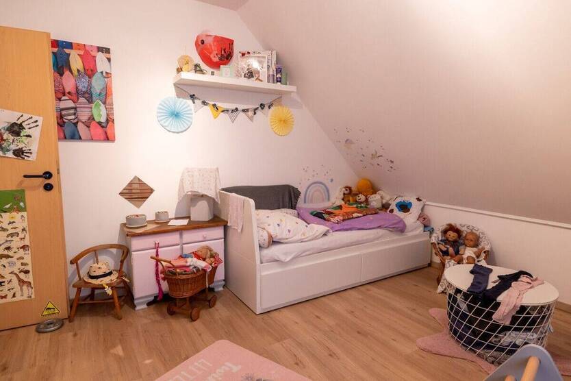 *** WIEDER VERFÜGBAR - CARPORT, TERRASSE, GLASFASER, VOLLBAD uvm. direkt neben kleinem PARK *** 4 zimmer