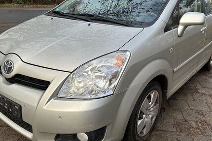 Toyota Corolla Verso 165.400 km 3.780 € Bremen 28215