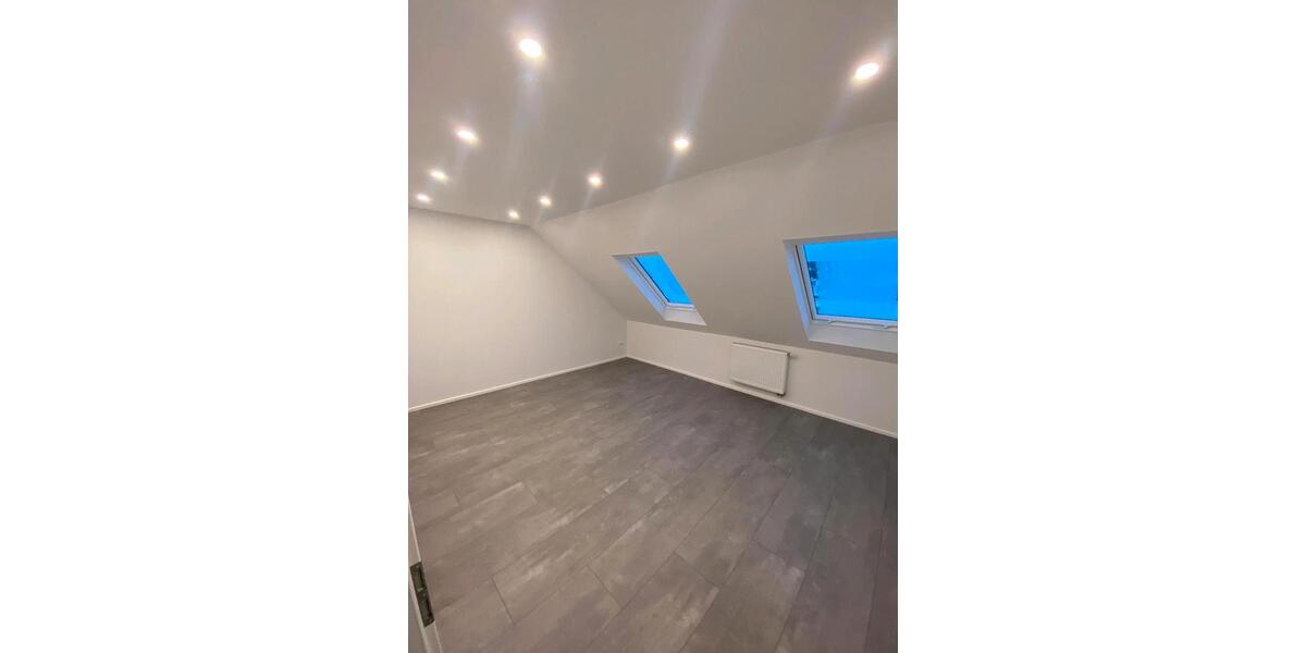 Dachgeschoßwohnung Schwanewede - 4 Zimmer, 103 m&sup2;, 1.050&euro; | Angebot:25948846