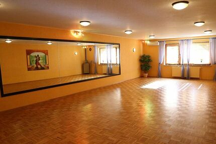 Übungsraum 70 qm zimmer