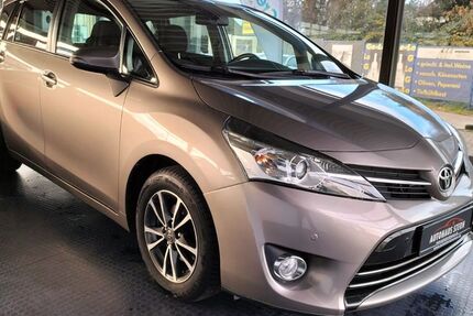 Toyota Verso 117.000 km 12.100 € Bremen 28201