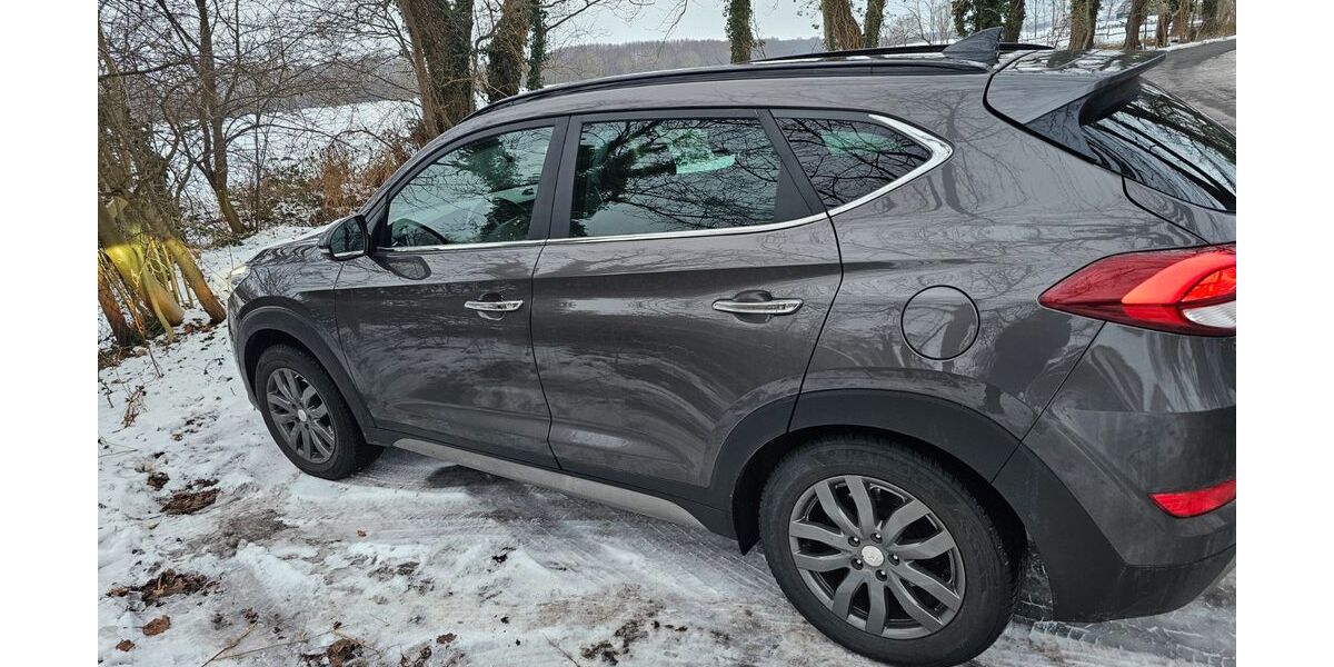 Hyundai TUCSON 118.000 km 14.000 &euro; Oyten 28876
