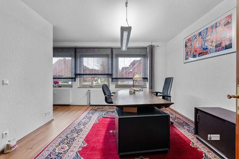 Wohnen und Arbeiten unter einem Dach +2.500 m² Waldgrundstück Sauna+Holzhäuschen Wintergarten+Kamin - Zweifamilienhaus Syke | Angebot:24213006