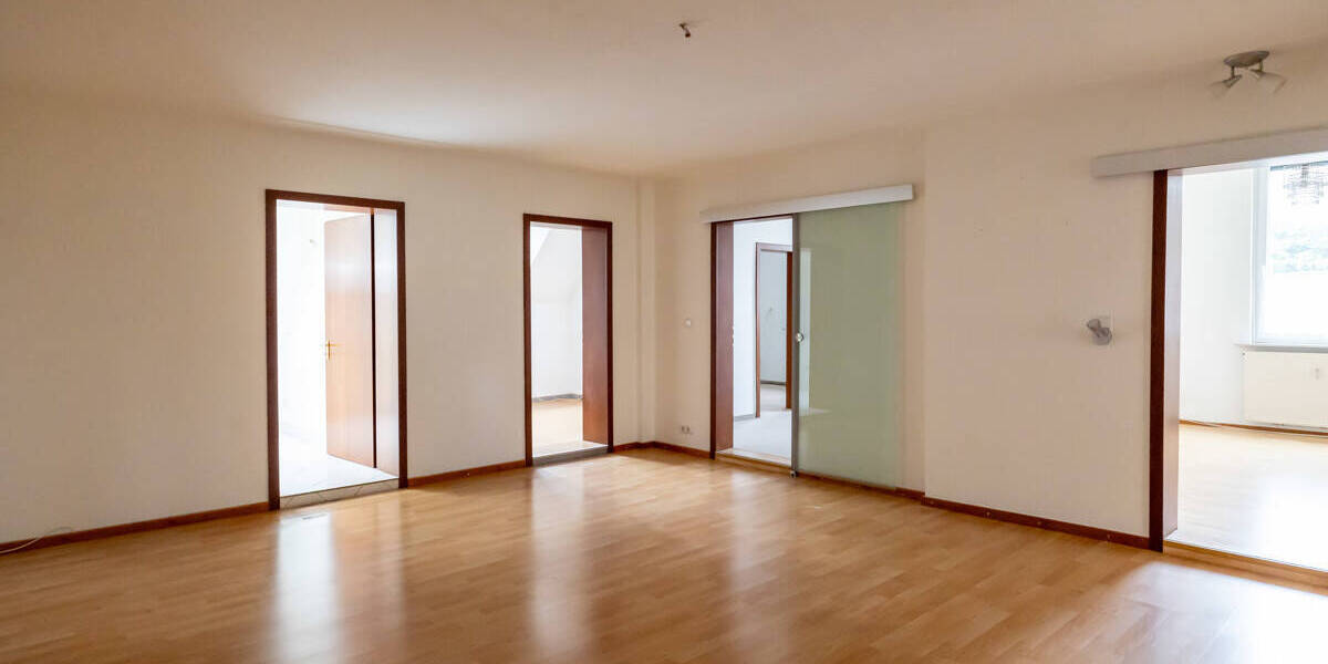 Etagenwohnung Ganderkesee Neuenlande - 6 Zimmer, 145 m&sup2;, 149.000&euro; | Angebot:25846192