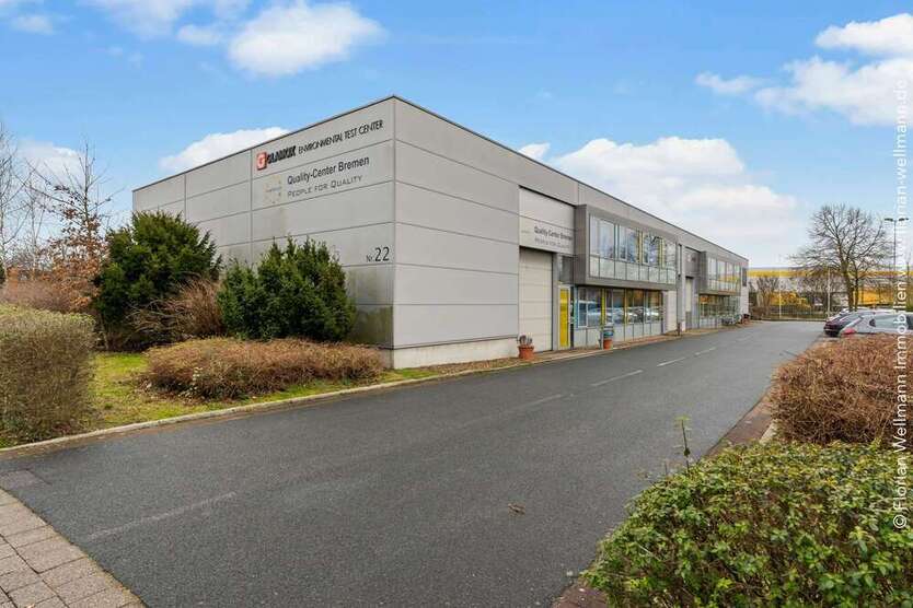 Halle in Bremen 3.295 € 277 m²