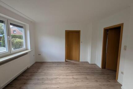 Stuhr-Varrel, 3-Zi.-EG-Wohnung, Modernisiert, Garten, Stellpl. 3 zimmer