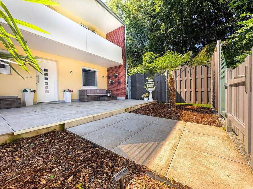 Marßel Kernsanierte, seniorengerechte 3-Zimmerterrassenwohnung mit Garage und Garten in guter Lage 3 zimmer