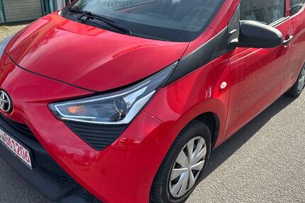 Toyota Aygo (X) 128.300 km 5.840 &euro; Bremen 28215