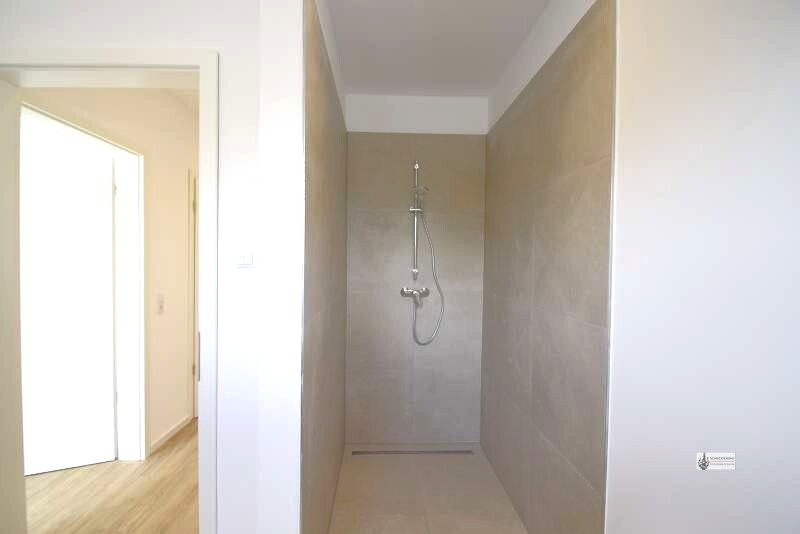 Hoch moderne Penthouse-Wohnung Neubau zum 1.7.2026 Rollläden+Stellplatz+Dachterrasse mit Einbauküche - Einfamilienhaus Weyhe Leeste | Angebot:26944036