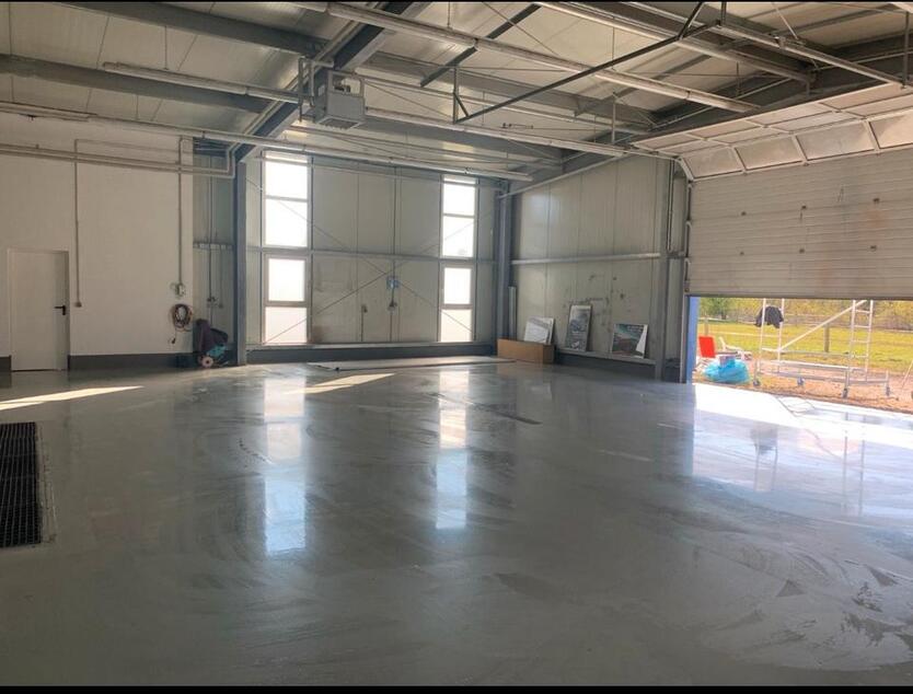 Gewerbe Halle direkt auf A28 HattenBüroWCDusche zimmer