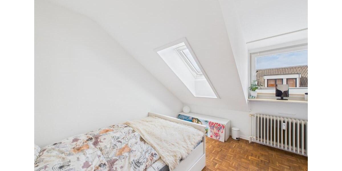 Dachgeschoßwohnung Bremen Neustadt - 4 Zimmer, 85 m&sup2;, 1.070&euro; | Angebot:26620124