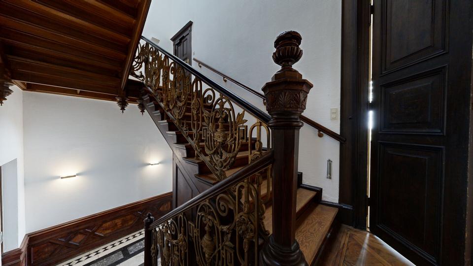 MAGELLAN REAL ESTATE: Charmante Wohnung im Dachgeschoss einer historischen Stadtvilla am Osterdeich 4 zimmer