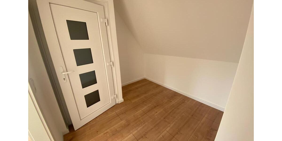 Dachgeschoßwohnung Bremen Hemelingen - 4 Zimmer, 97 m&sup2;, 1.250&euro; | Angebot:25645799