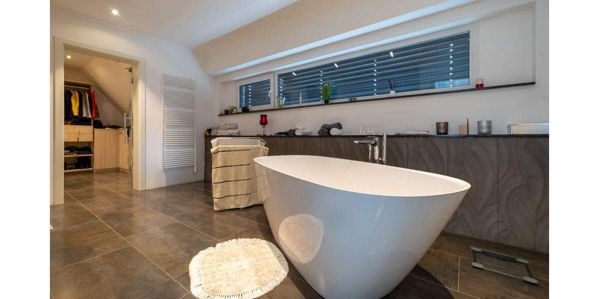 Einfamilienhaus Oyten - 6 Zimmer, 450 m&sup2;, 1.400.000&euro; | Angebot:24607854