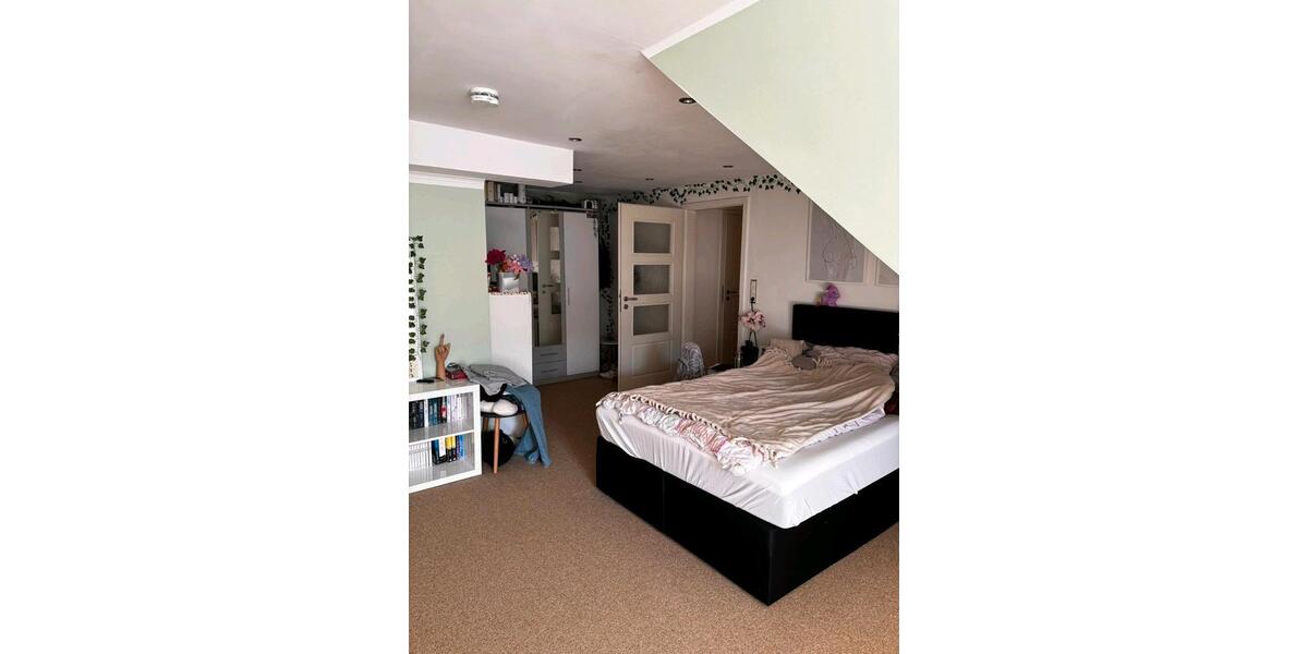 Dachgeschoßwohnung Bremen Findorff - 3 Zimmer, 105 m&sup2;, 1.250&euro; | Angebot:26636201
