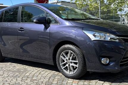 Toyota Verso 99.300 km 8.990 &euro; Bremen 28329
