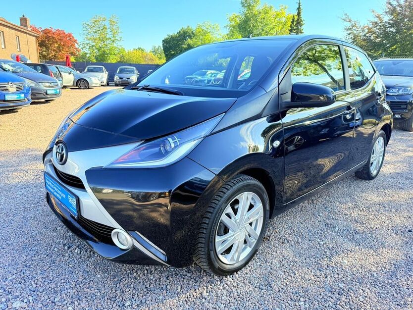 Toyota Aygo (X) 72.160 km 7.999 € Delmenhorst 27755