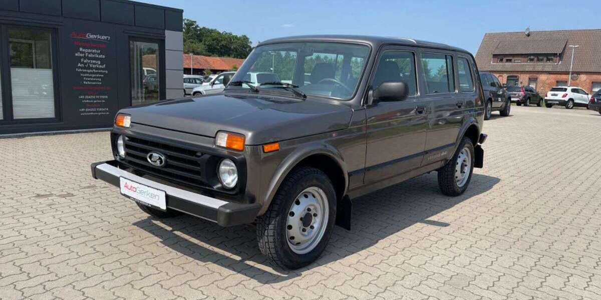 Lada Taiga 19.587 km 12.800 € Martfeld 27327