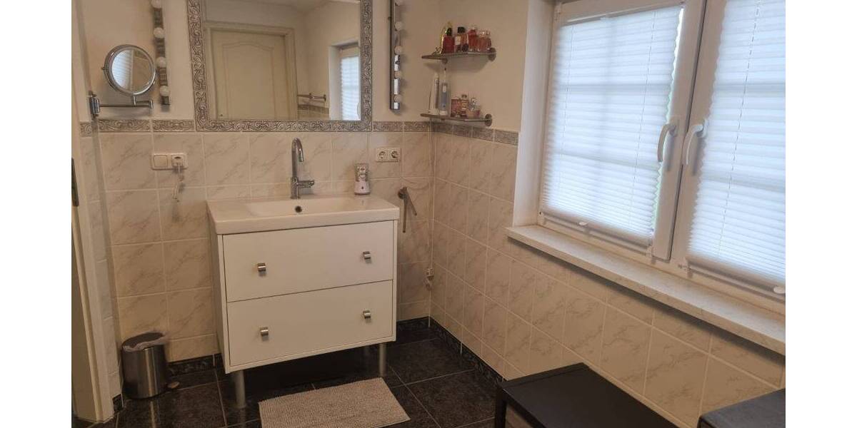 Mehrfamilienhaus, Wohnhaus Berne Weserdeich - 9 Zimmer, 211 m&sup2;, 379.000&euro; | Angebot:26816776
