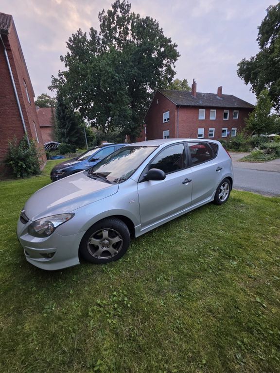i30