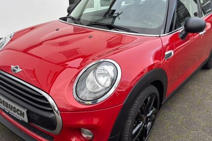Mini One First 85.210 km 9.490 &euro; Hude 27798
