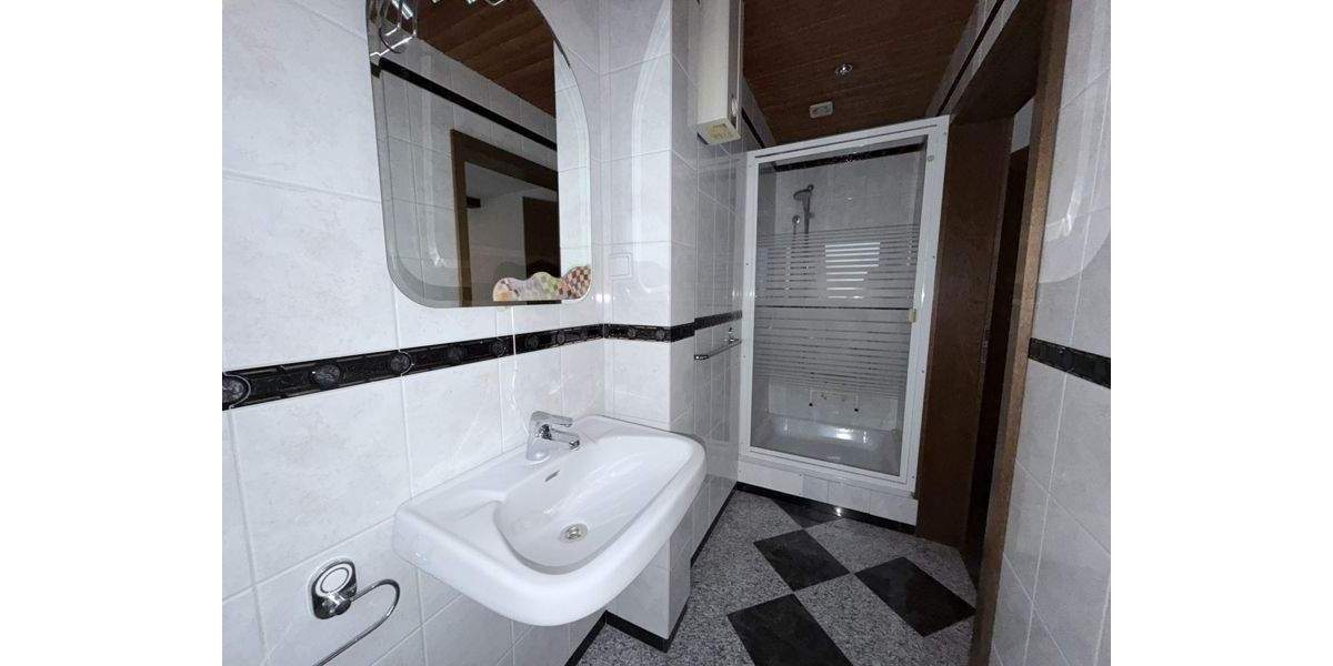 Mehrfamilienhaus, Wohnhaus Bremen / Rekum Rekum - 5 Zimmer, 284 m&sup2;, 349.000&euro; | Angebot:26017686