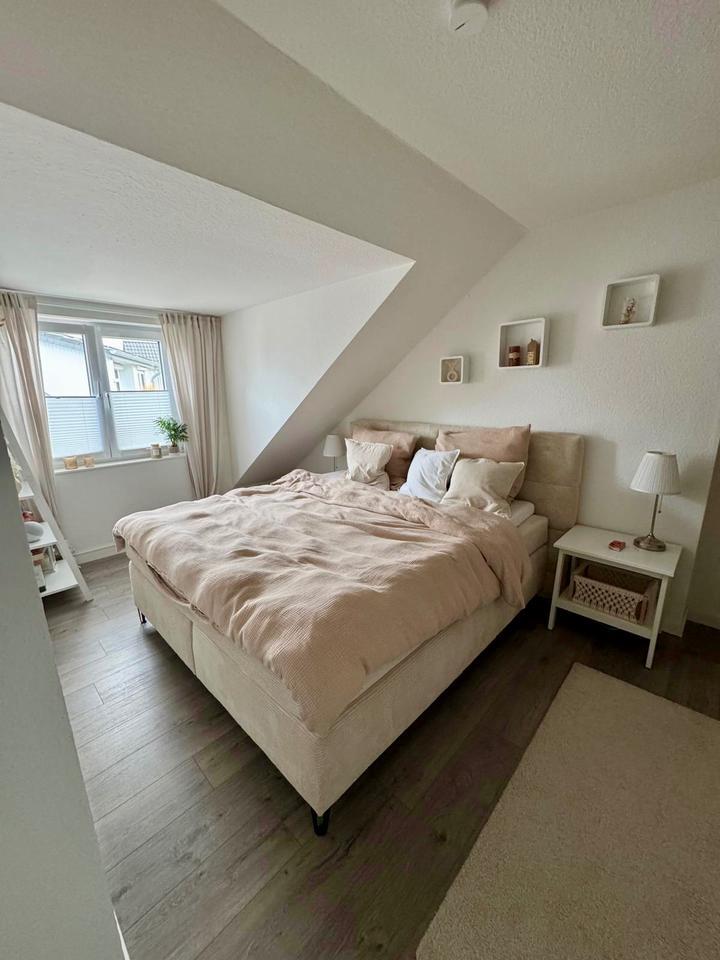 Stilvolle, helle 3,5-Zimmer-Studiowohnung mit EBK & großem Balkon zimmer