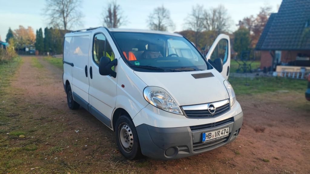 Opel Vivaro 208.000 km 5.499 &euro; Bremen 28327
