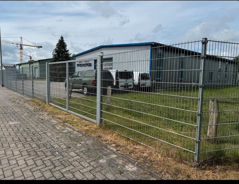 Gewerbe Halle direkt auf A28 HattenBüroWCDusche zimmer