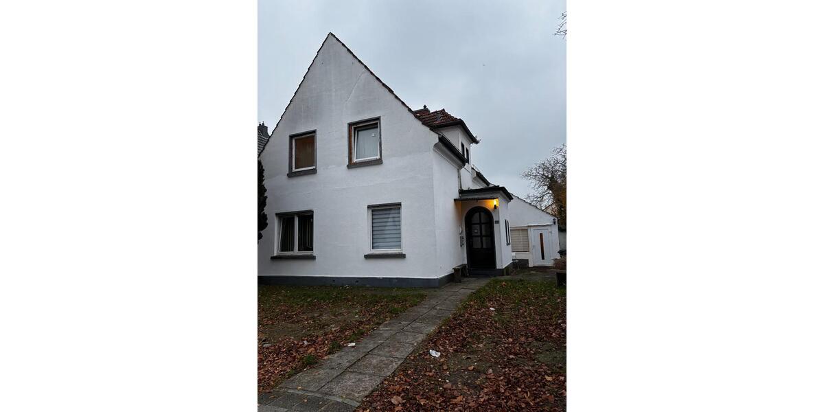 Einfamilienhaus Bremen Huchting - 8 Zimmer, 162 m&sup2;, 310.000&euro; | Angebot:24831515