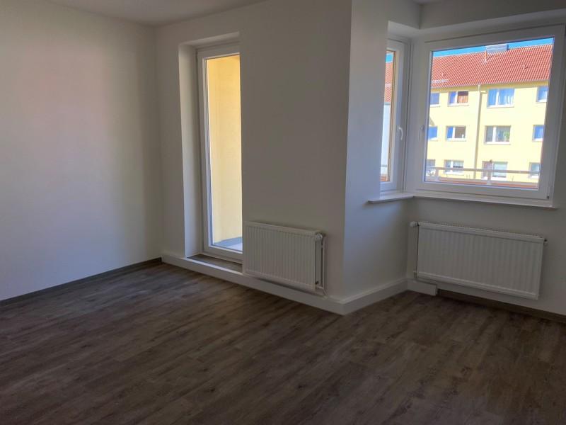 Renovierte 3-Zimmer-Wohnung mit Balkon zimmer