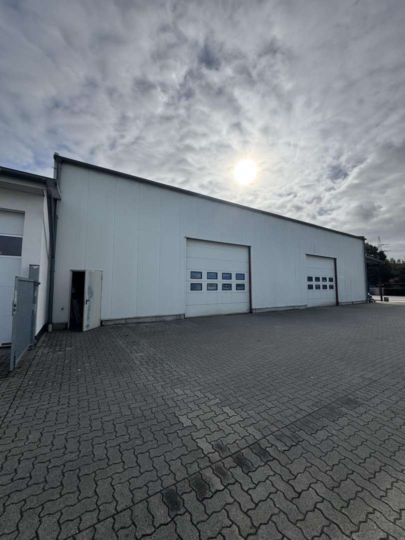 Halle in Achim 2.125 € 363 m² zimmer
