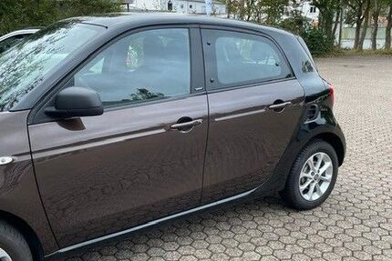 Smart ForFour 61.681 km 7.500 € Bremen 28203