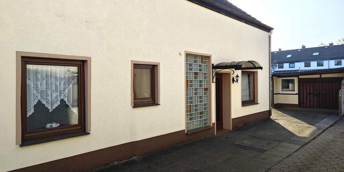 Mehrfamilienhaus, Wohnhaus Bremen Burg-Grambke - 6 Zimmer, 150 m&sup2;, 295.000&euro; | Angebot:25821544
