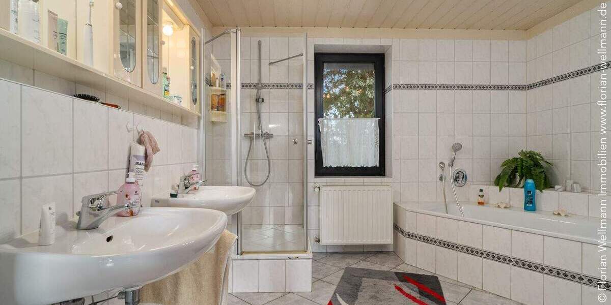 Oyten - Bassen | Gepflegtes Einfamilienhaus mit viel Platz, zwei Terrassen, großem Garten und Doppelgarage in idyllischer Ortsrandlage 7 zimmer