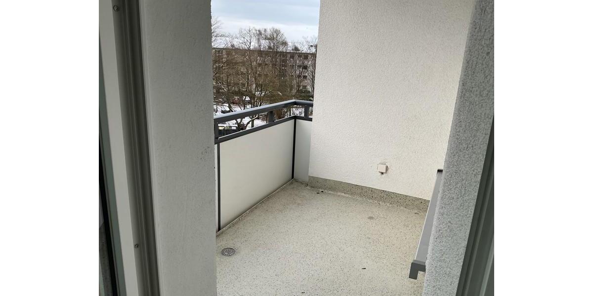 Ideal für eine Familie ! Große, renovierte Wohnung mit superflacher Dusche 3 zimmer