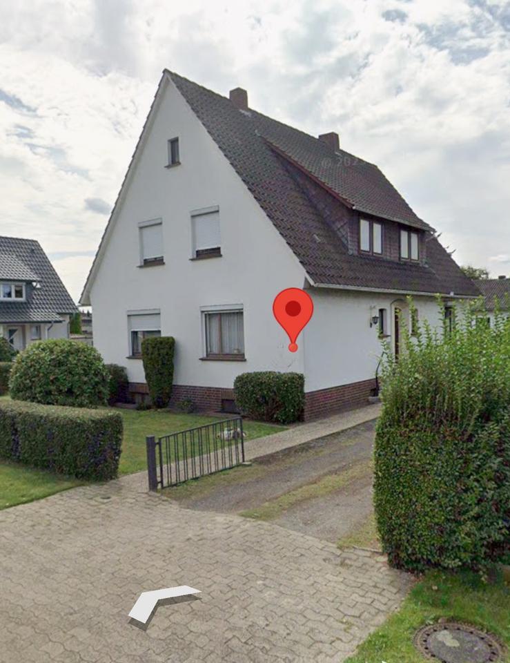 Schöne Wohnung im Obergeschoss-Top Lage zimmer