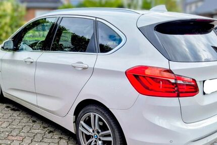 BMW 220 Active Tourer 113.000 km 13.950 &euro; Elsfleth 26931