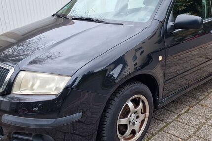 Skoda Fabia 88.000 km 1.400 € Bremen 28213