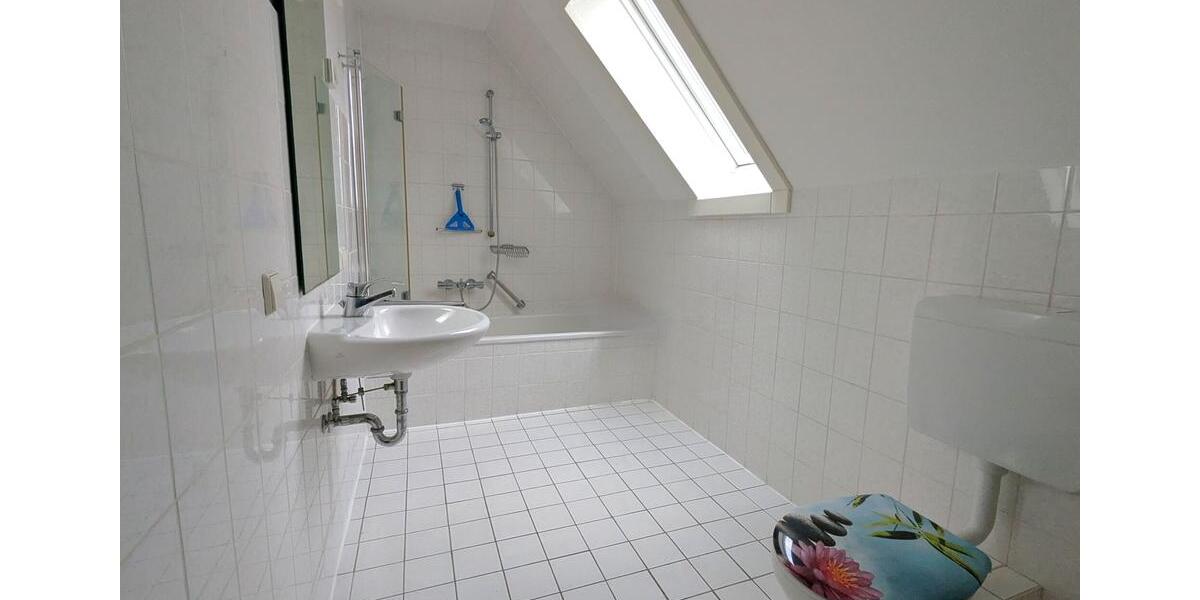 Dachgeschoßwohnung Syke - 3 Zimmer, 70 m&sup2;, 550&euro; | Angebot:25865318