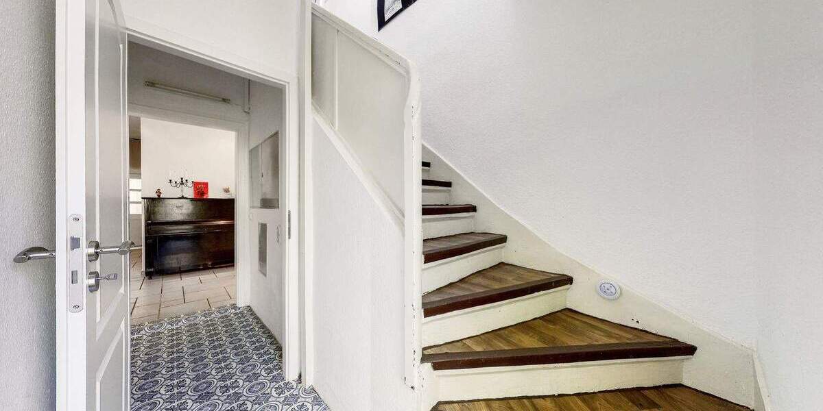 Mehrfamilienhaus, Wohnhaus Ganderkesee - 9 Zimmer, 210 m&sup2;, 399.000&euro; | Angebot:25693011