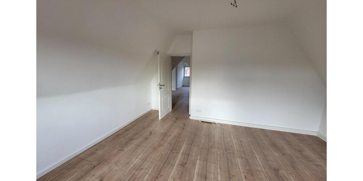 Dachgeschoßwohnung Bremen Hemelingen - 4 Zimmer, 97 m&sup2;, 1.250&euro; | Angebot:25645799