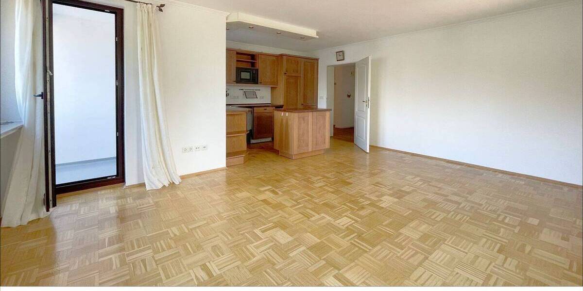 Bezugsfreie barrierefreie Eigentumswohnung mit 3 Balkonen und Garage 4 zimmer