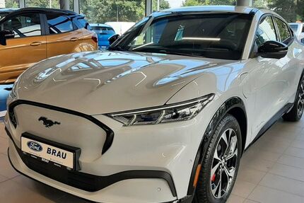 Ford Mustang Mach-E 57.999 km 32.990 € Hude 27798