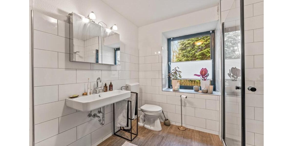 Erdgeschoßwohnung Berne - 3 Zimmer, 128 m&sup2;, 1.248&euro; | Angebot:26024701