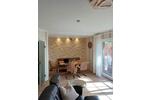 Attraktive DHH mit 5 Zimmern, überdachter Terrasse, PV, WP, FBH