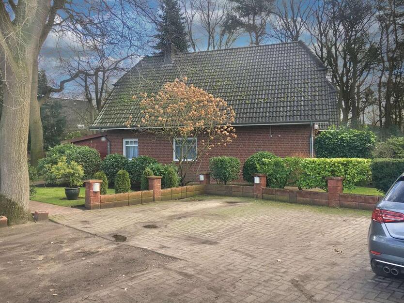Doppelhaushälfte zu vermieten - mit Garten, Gartenhaus und PKW-Stellplatz