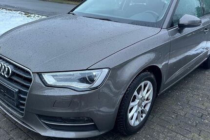 Audi A3 141.200 km 8.599 &euro; Bremen 28755