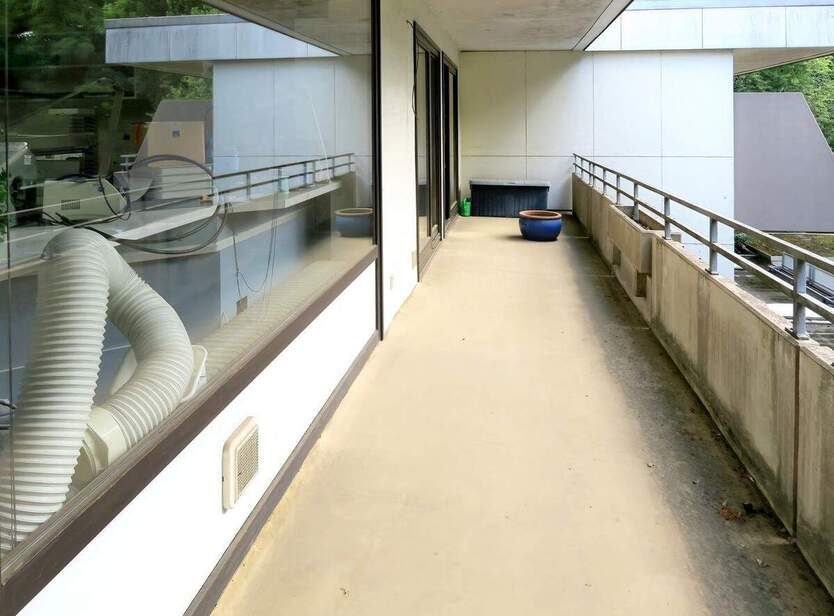 Vielseitig nutzbare Gewerbefläche in der Lesumer Heerstraße mit Schwimmbadnutzung. 6 zimmer