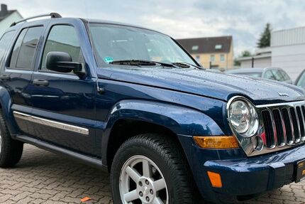 Jeep Cherokee 115.000 km 5.990 &euro; Bremen 28207
